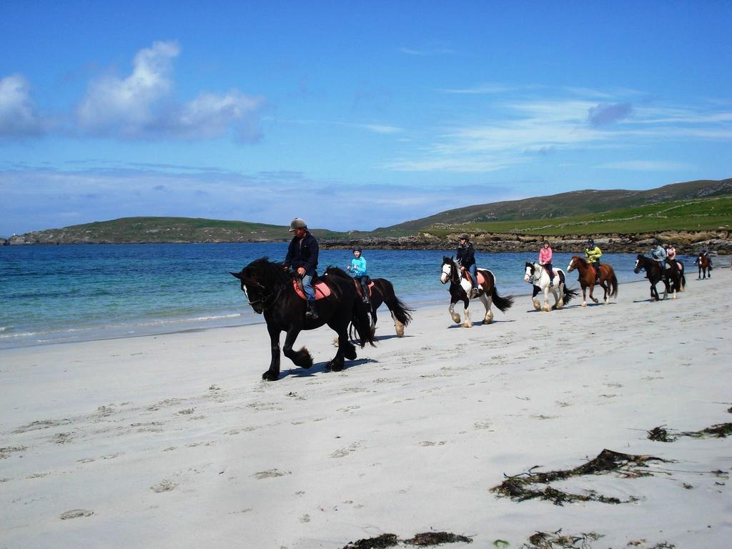 Atlantic Coast Hotel Clifden Bagian luar foto