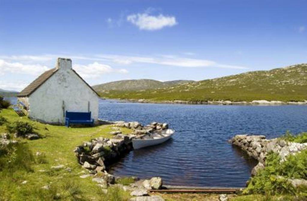 Atlantic Coast Hotel Clifden Bagian luar foto